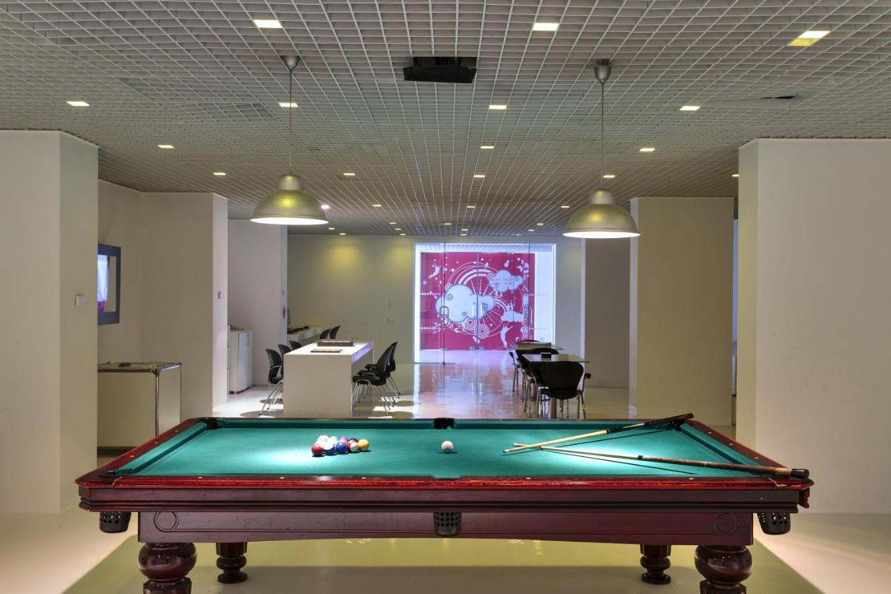 Hotel Su & Aqualand Antalya Exterior foto A pool table