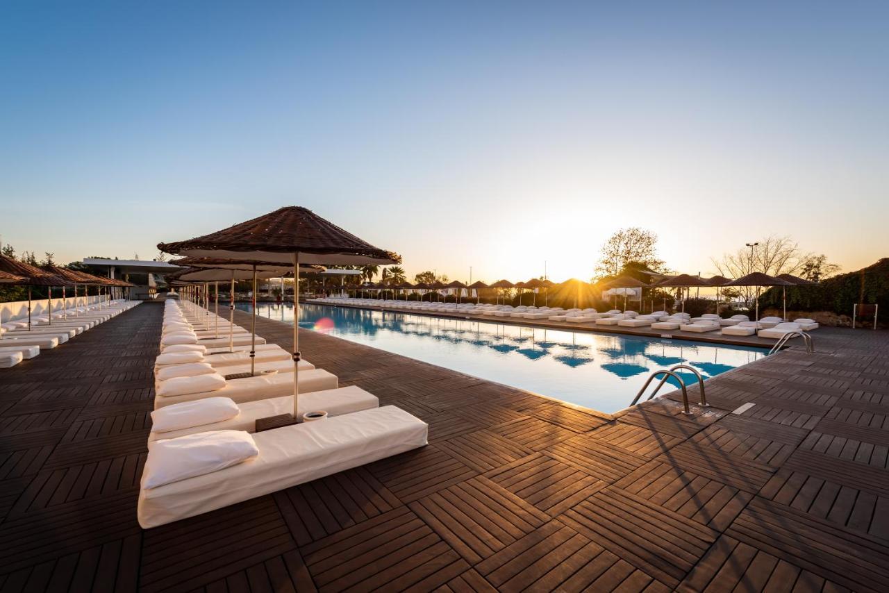 Hotel Su & Aqualand Antalya Exterior foto The pool at the resort