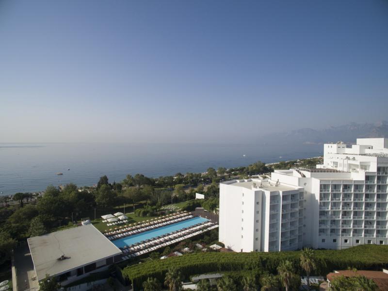 Hotel Su & Aqualand Antalya Exterior foto View of the resort