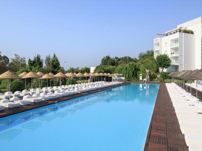 Hotel Su & Aqualand Antalya Exterior foto The swimming pool at the hotel